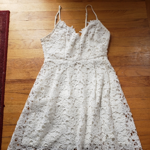White Lace Midi/ Mini Dress - Picture 5 of 6